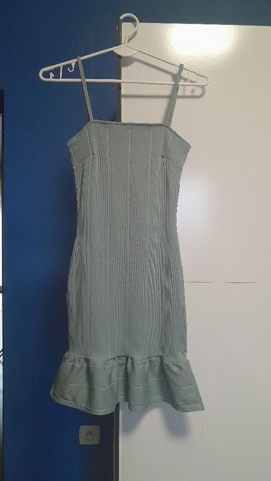 Zestaw 4 letnich sukienek xs