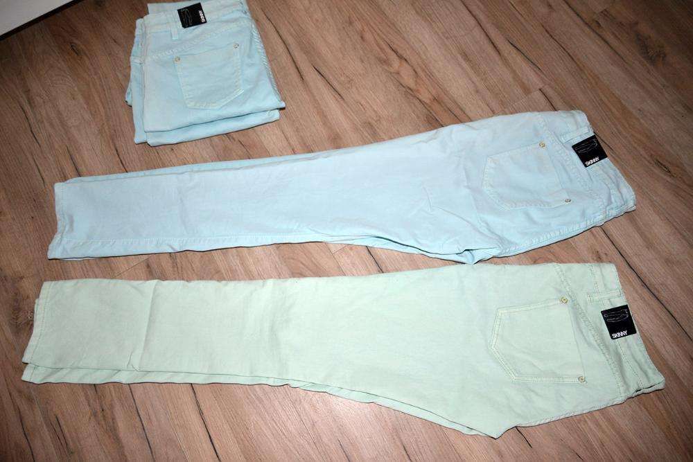 Elastyczne spodnie jeans SKINNY szwajcarskiej firmy CHICOREE 42