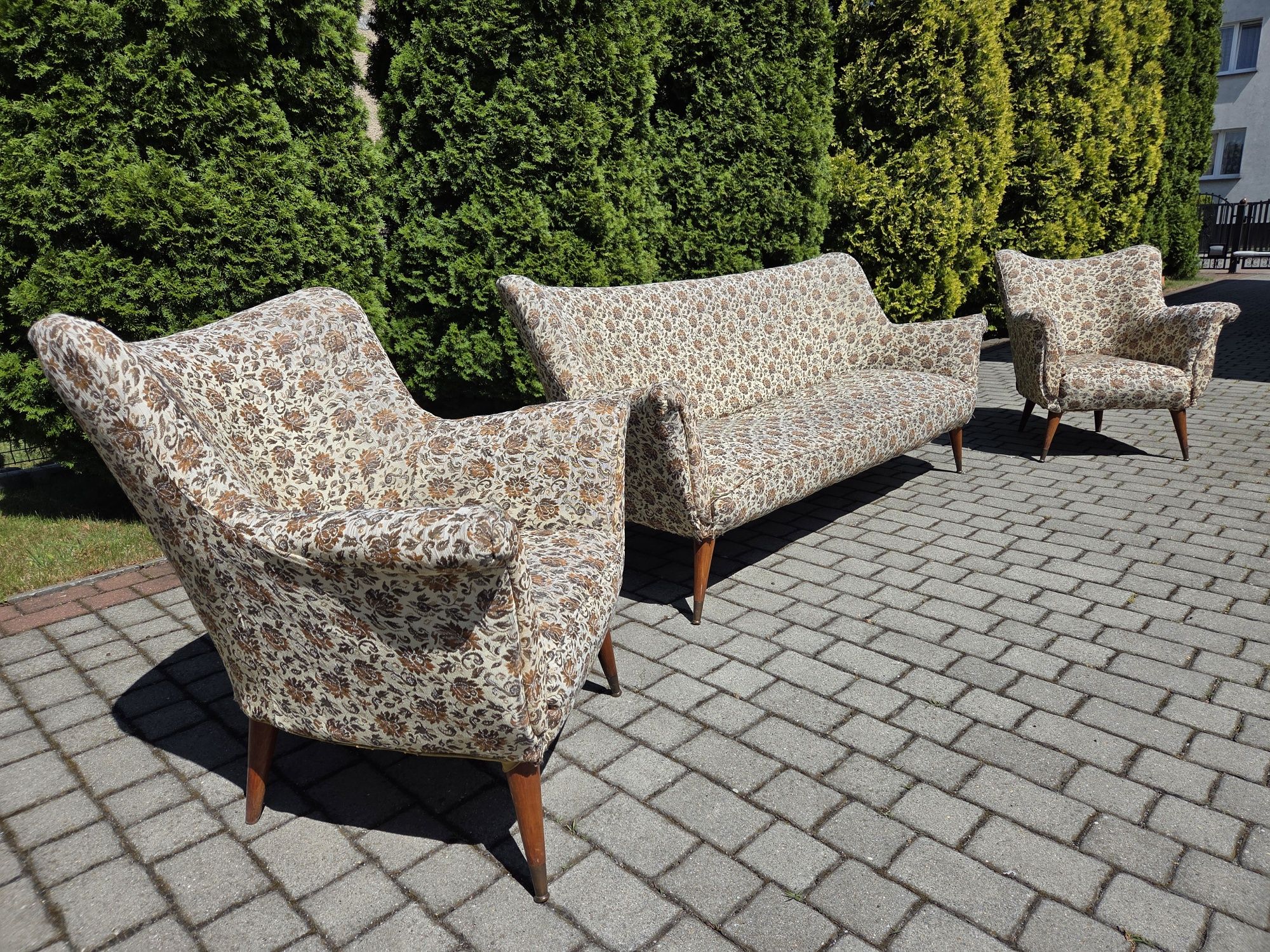 Zestaw mebli z lat 60. – sofa + 2 fotele | PRL | vintage do renowacji