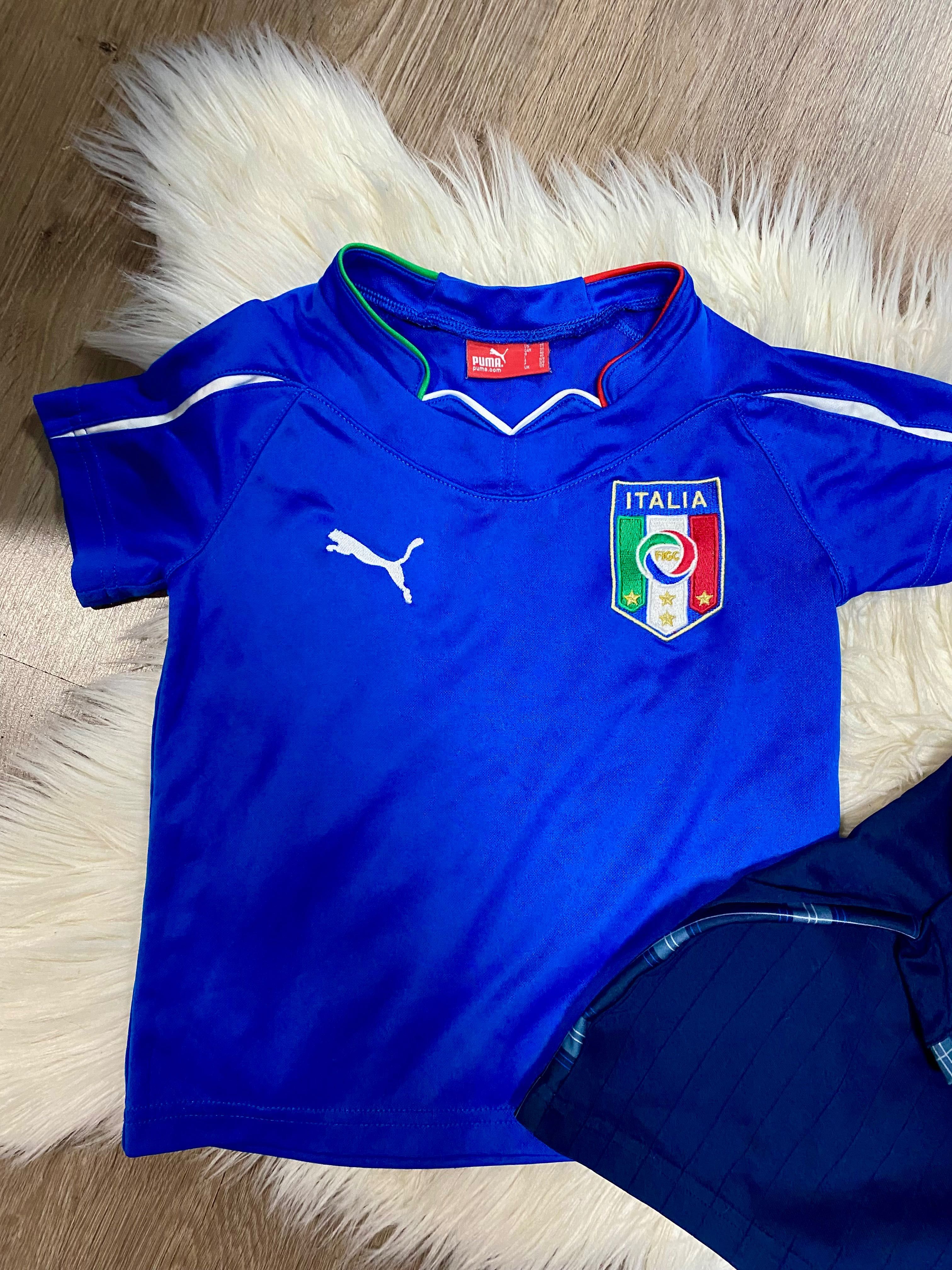 Дитячі спортивні футболки Puma Italia та Adidas Scotland