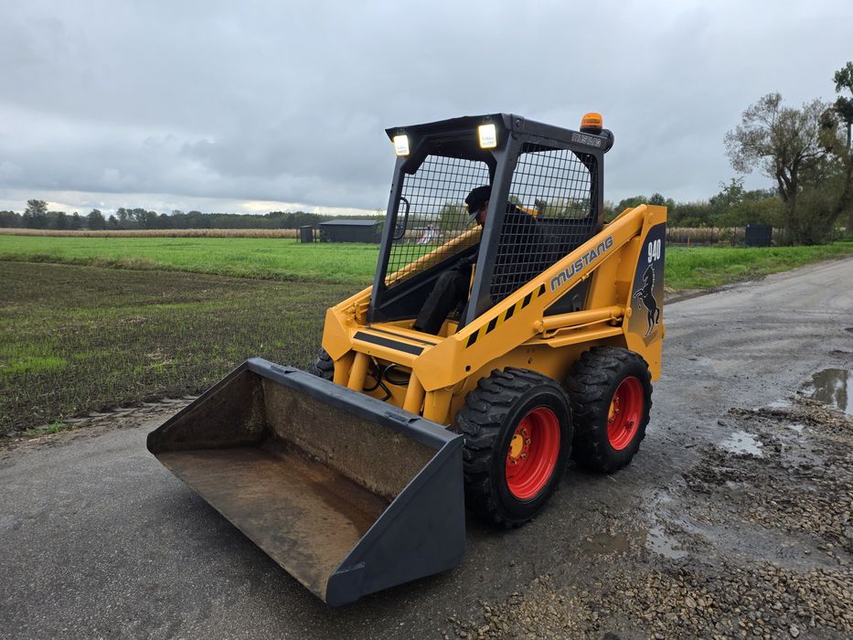 Mini Ładowarka Bobcat Mustang 940 Ładowarka Łyżka  Widły paletowe