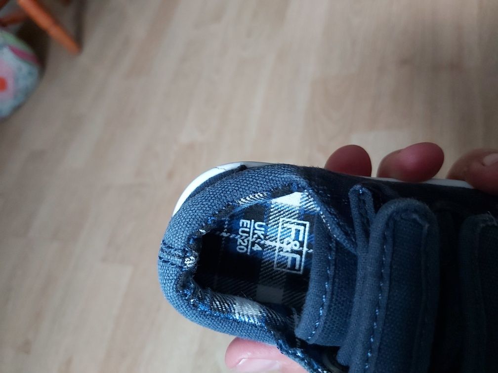 Buciki dla dzieci Geox i trampki 20