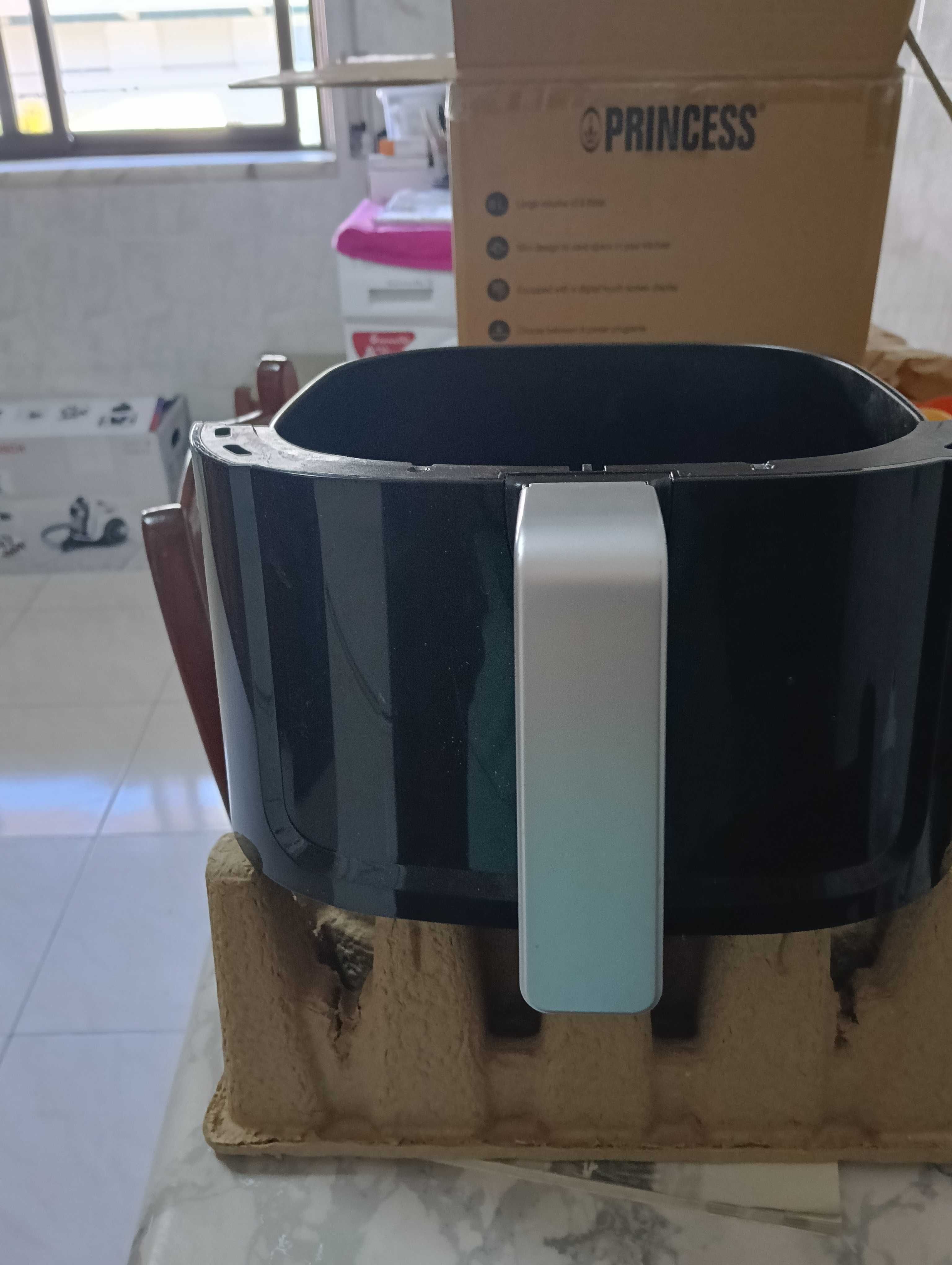 Air fryer 6L como nova sem marcas de uso, ótima oportunidade