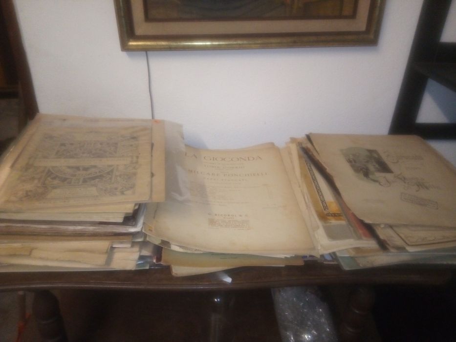 Grande lote de pautas de diversas épocas