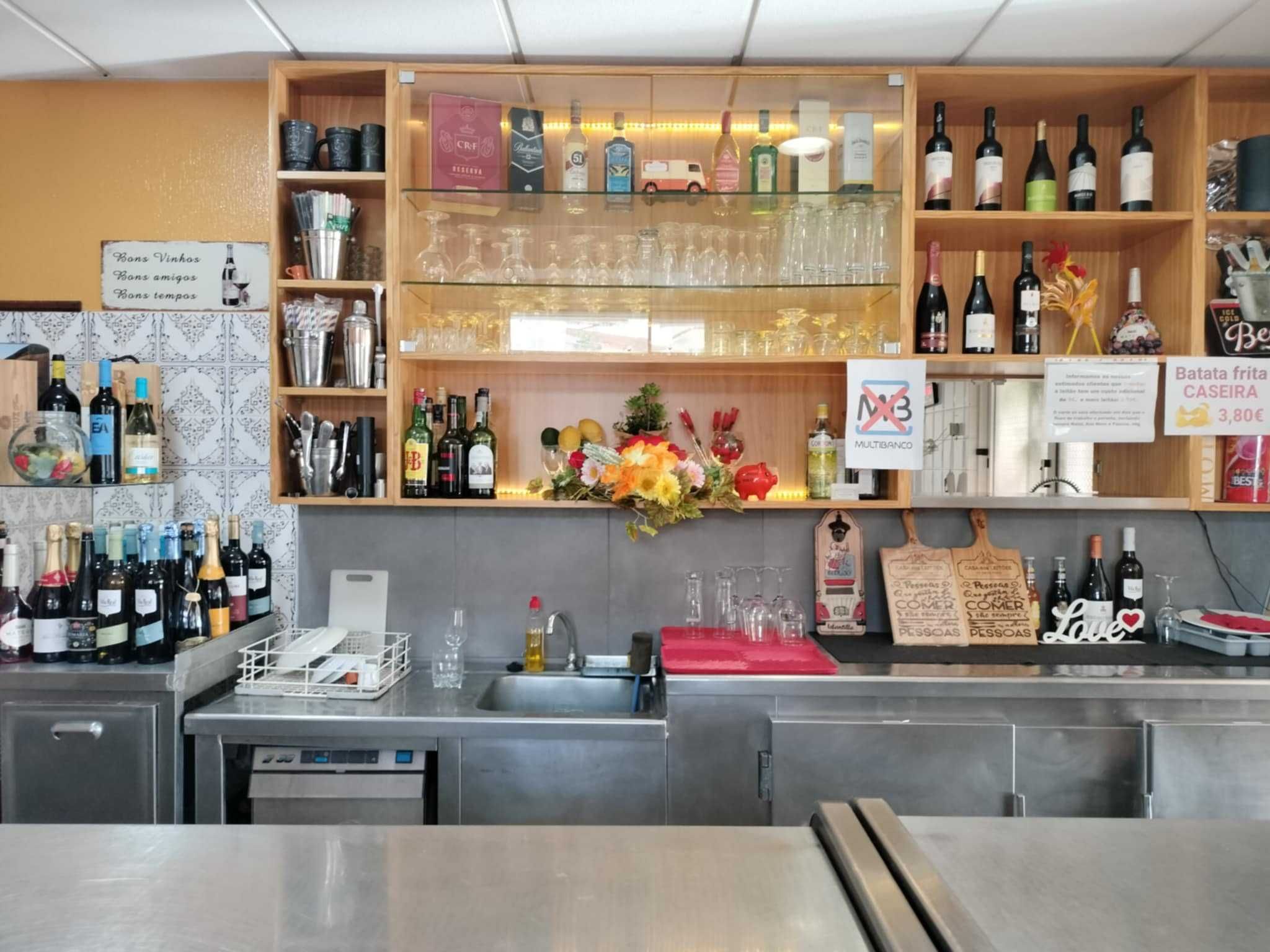 TRESPASSE de ASSAMENTO DE LEITÕES com restaurante. Renda: 720€