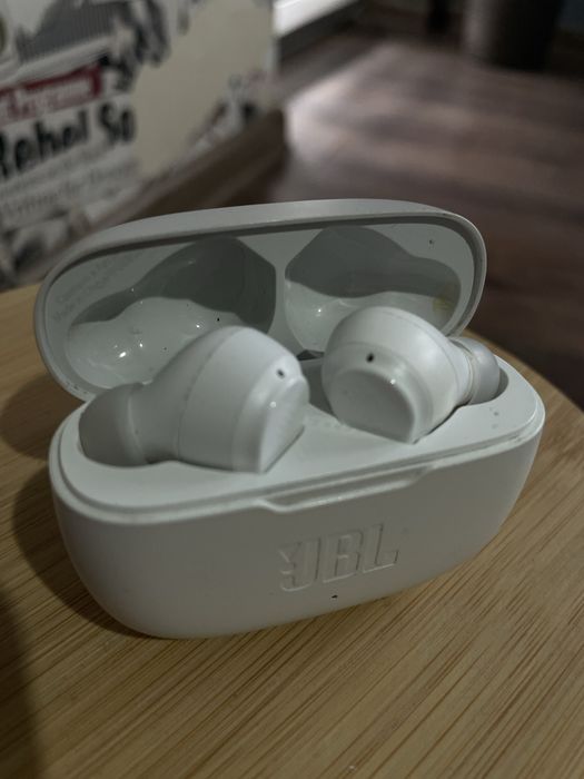 Słuchawki bezprzewodowe JBL 230NC TWS, Białe