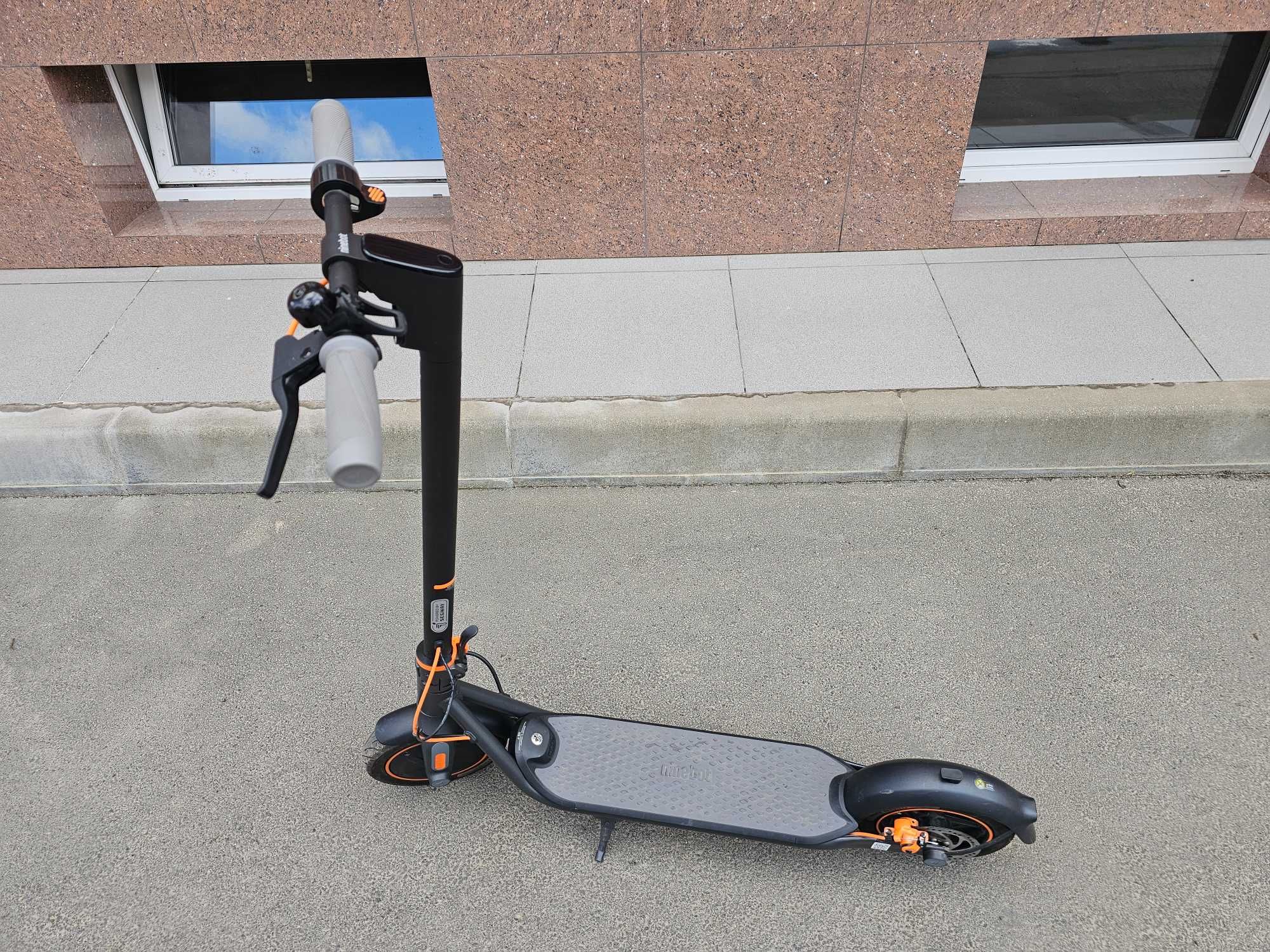 Електросамокат Ninebot KickScooter F40 Black