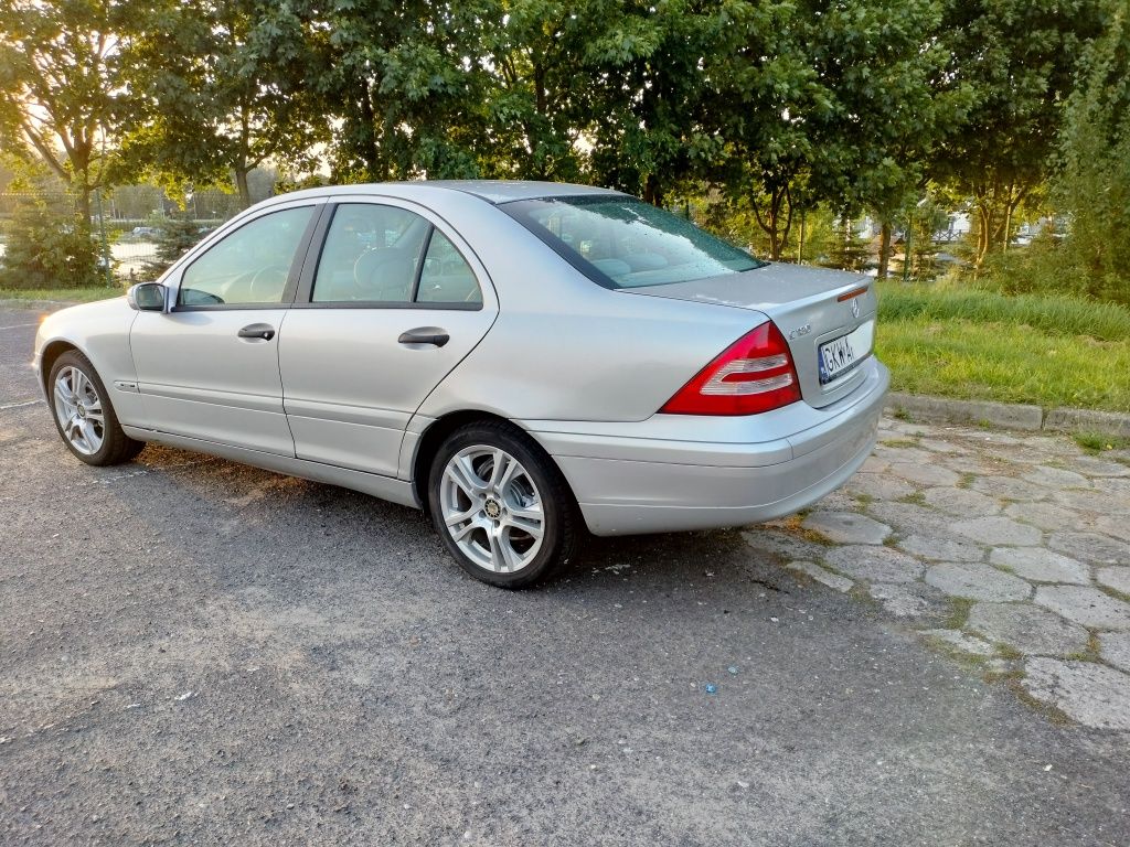 Mercedes C, 1.8 benzyna, 6 biegów, klima nabita i sprawna, elek fotele