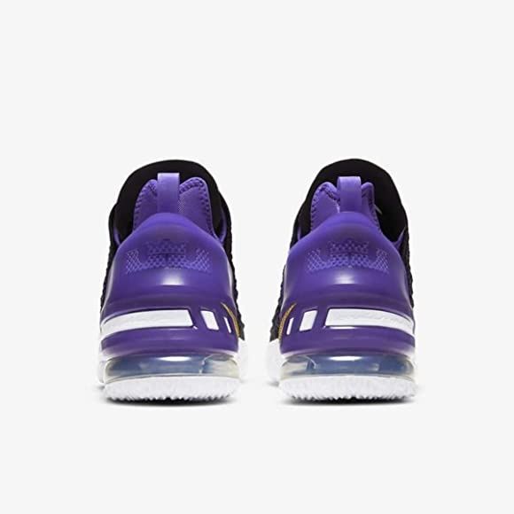 Новые кроссовки nike lebron 18