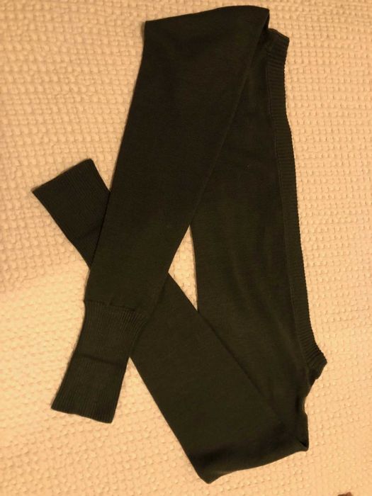 manga  verde seco em lã muito confortável marca BENNETTON  S