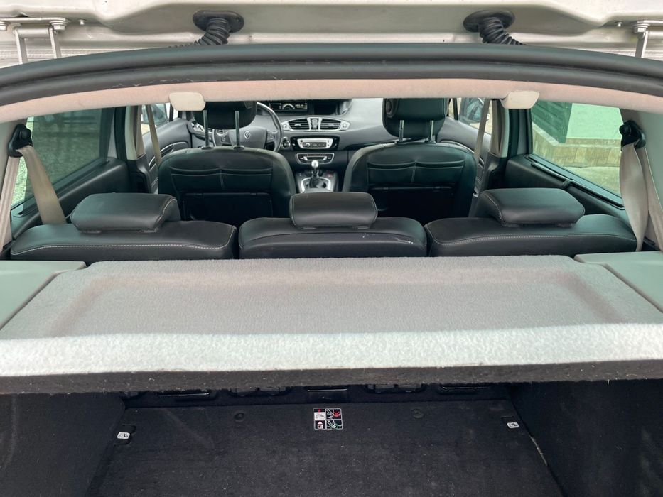 Автомобіль Renault Megane Scenic