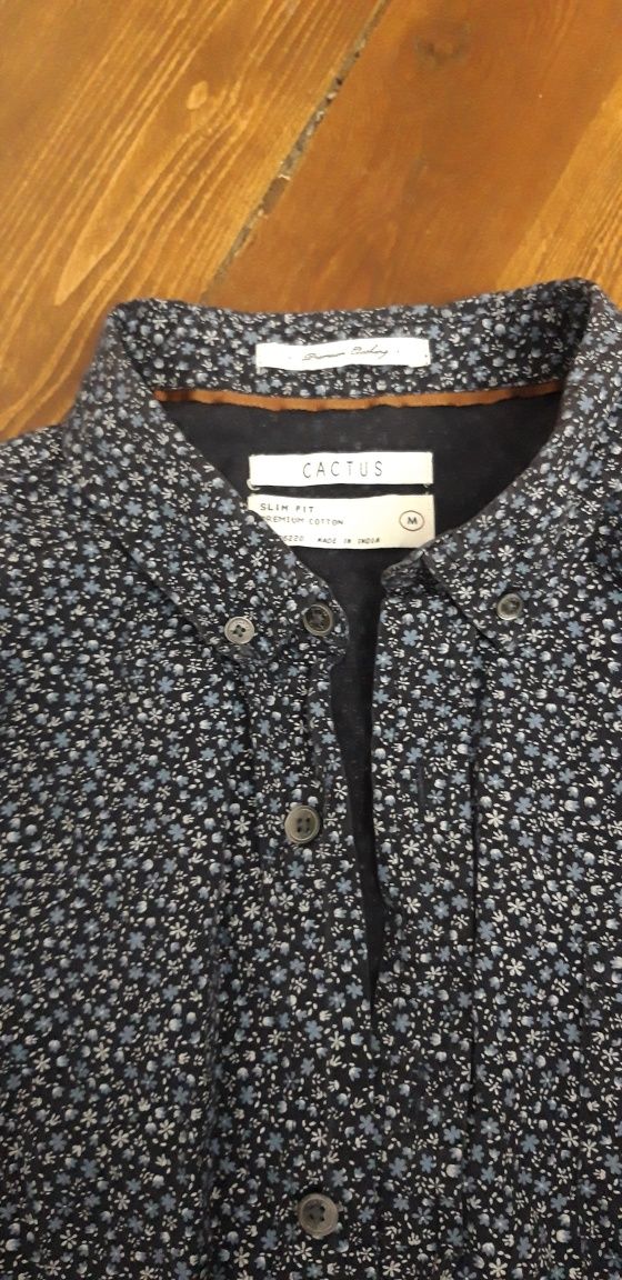 Koszula męska M we wzory slim fit bawełna 100 % na guziki