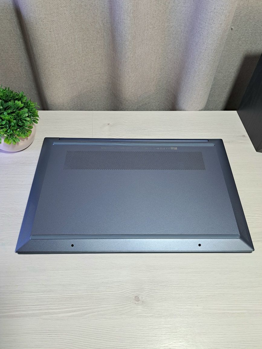 Ноутбук HP 15-eg2373cl/i7-1255U/16 Gb/SSD 512 Gb/Nvidia MX550 до 4 Gb
