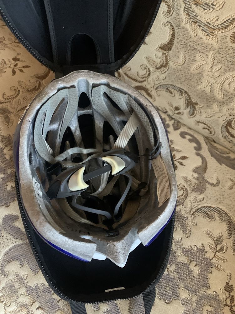 Kask rowerowy Giro Roc Loc  z futeralem