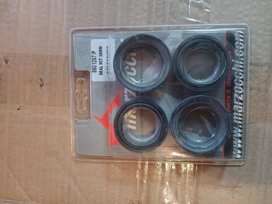 Uszczelki Marzocchi 38mm oryginal nowe