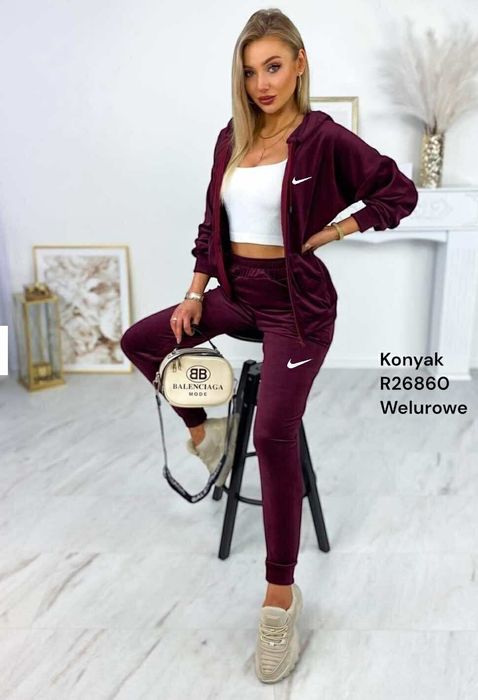 Damski komplet welurowy