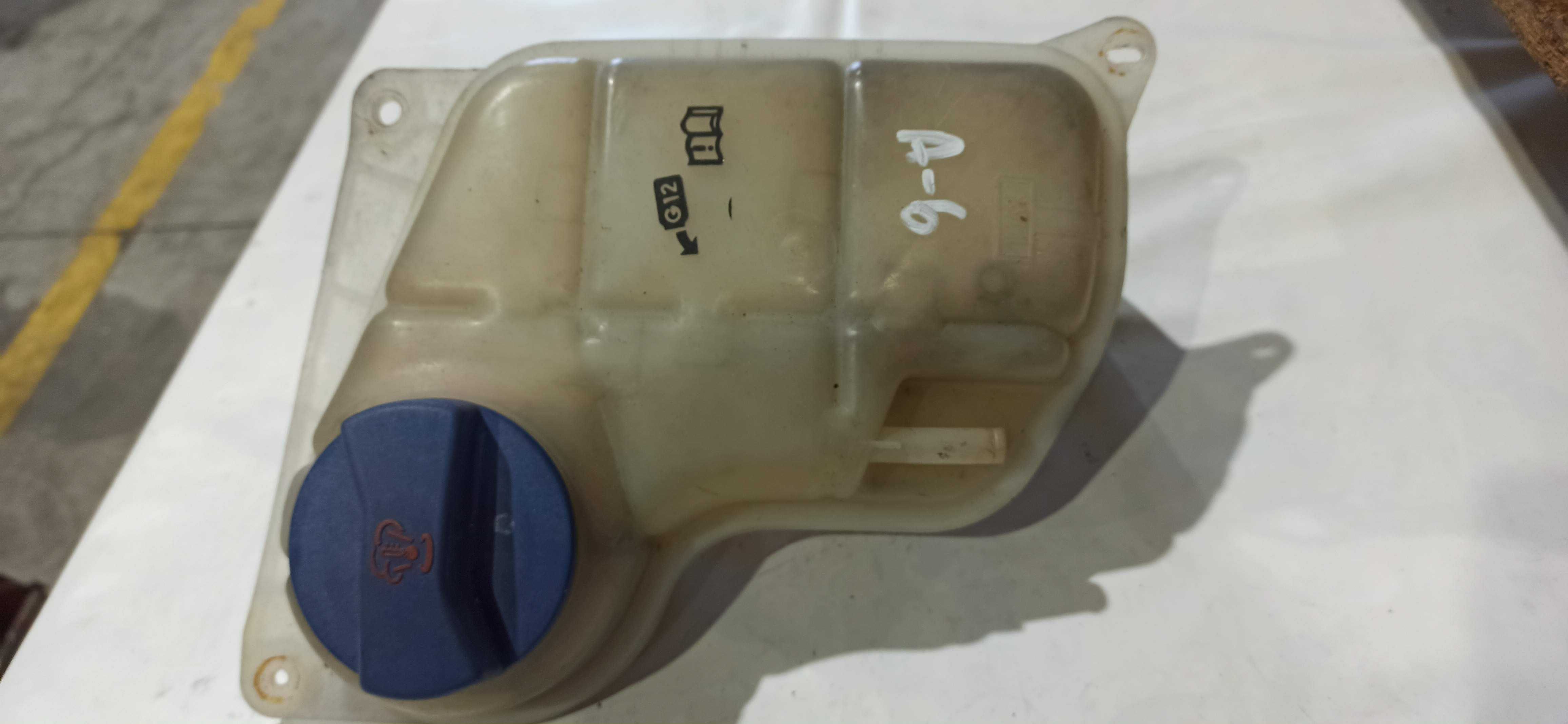 Depósito / Vaso de expansão Audi A4b5 / A6   VW Passat B5