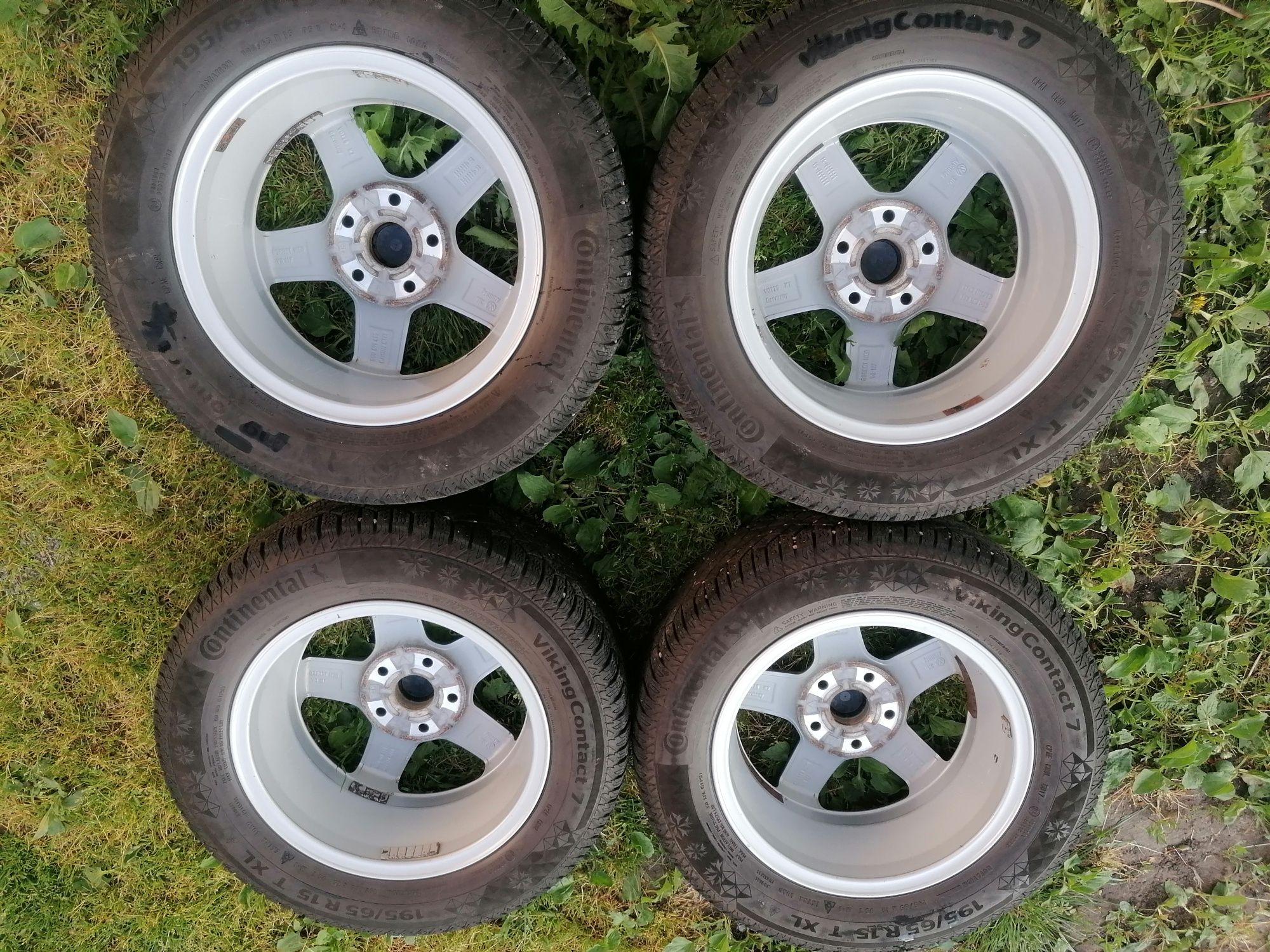 Диски Volkswagen R15 5x112 5G0071495 гума зимова