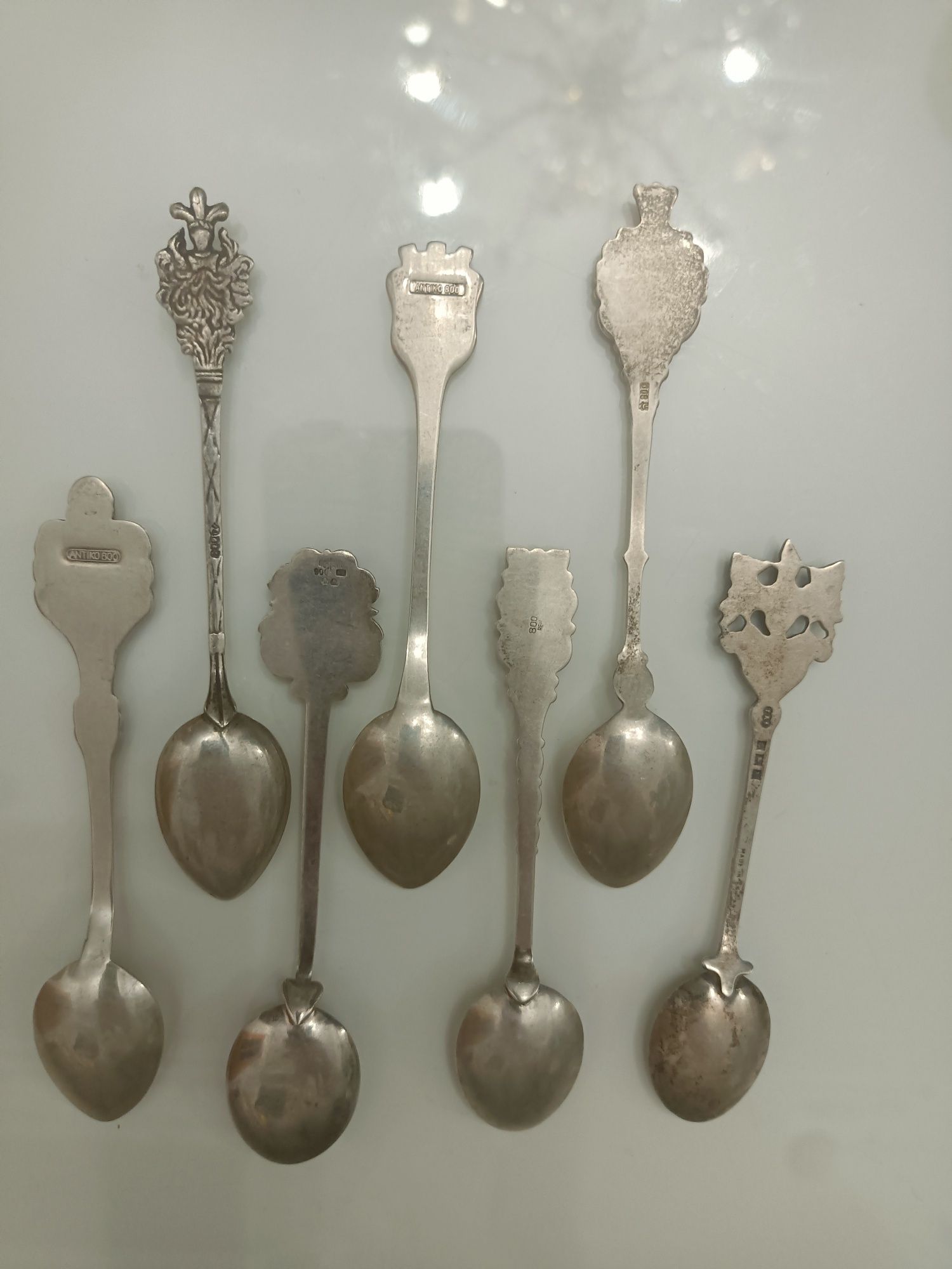 Stare,emaliowane łyżeczki ze srebra z herbami
