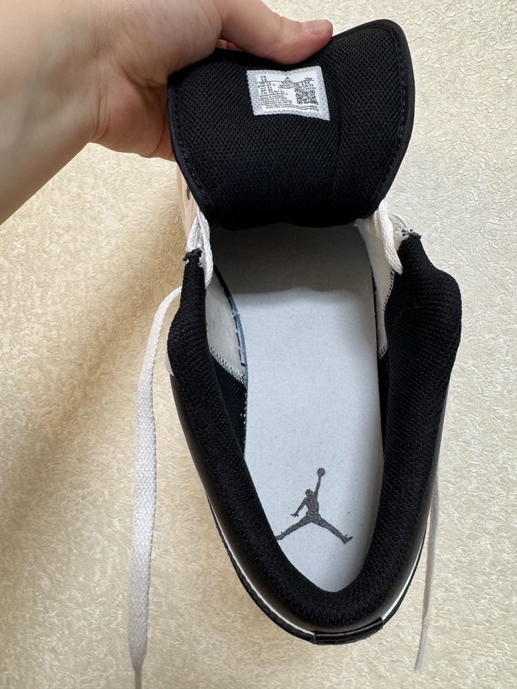 Кросівки чоловічі Air Jordan 1 Low 46 3500грн