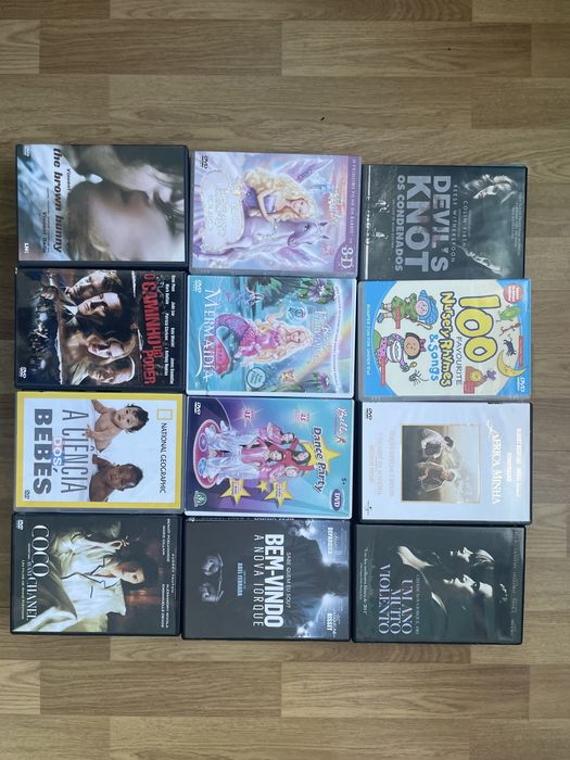 Lote de 91 DVDs e alguns celados
