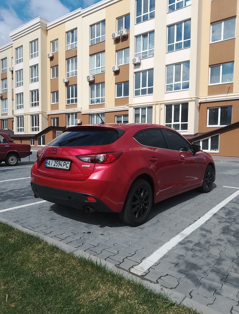 Продам автомобиль Mazda 3