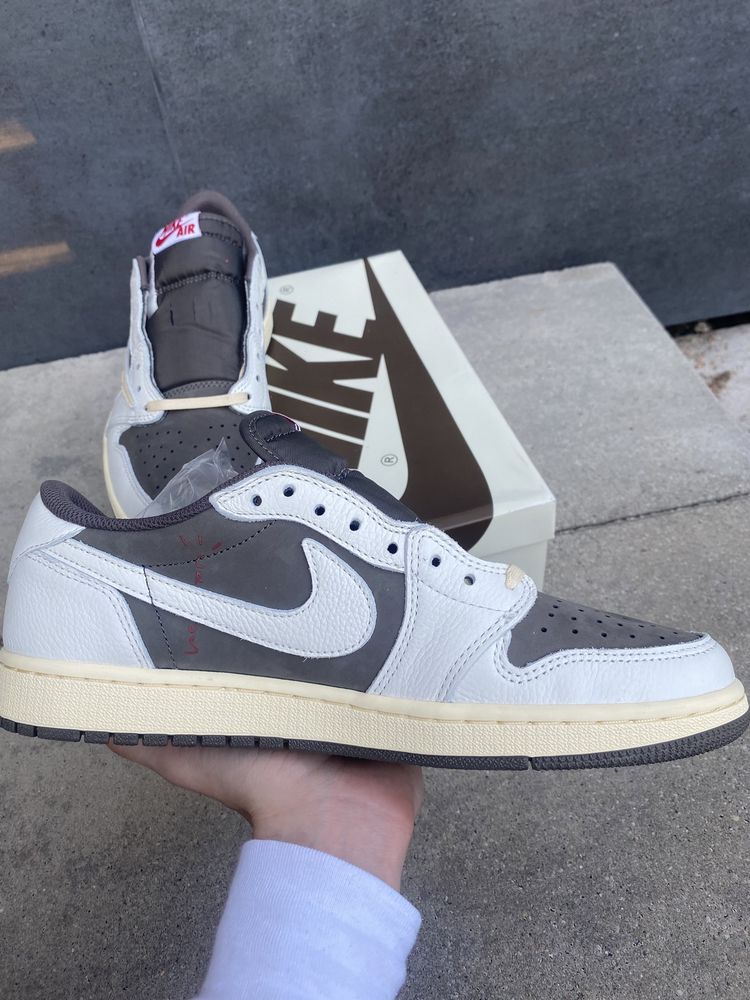 Air Jordan 1 Low OG SP x Travis Scott Reverse Mocha