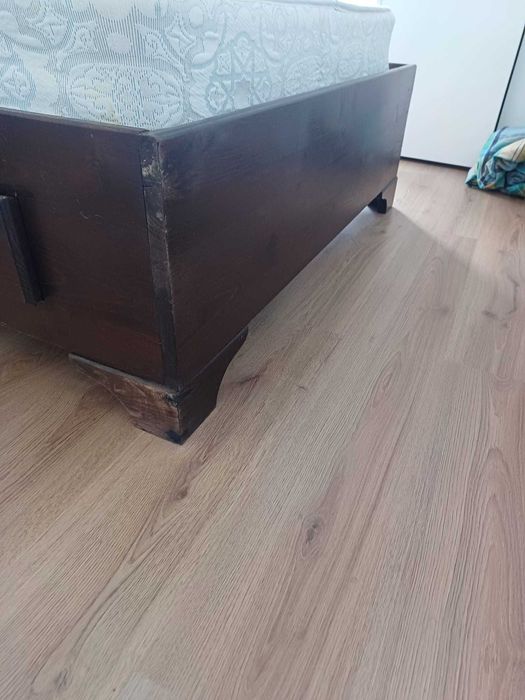 Cama sommier em madeira de castanho maciça