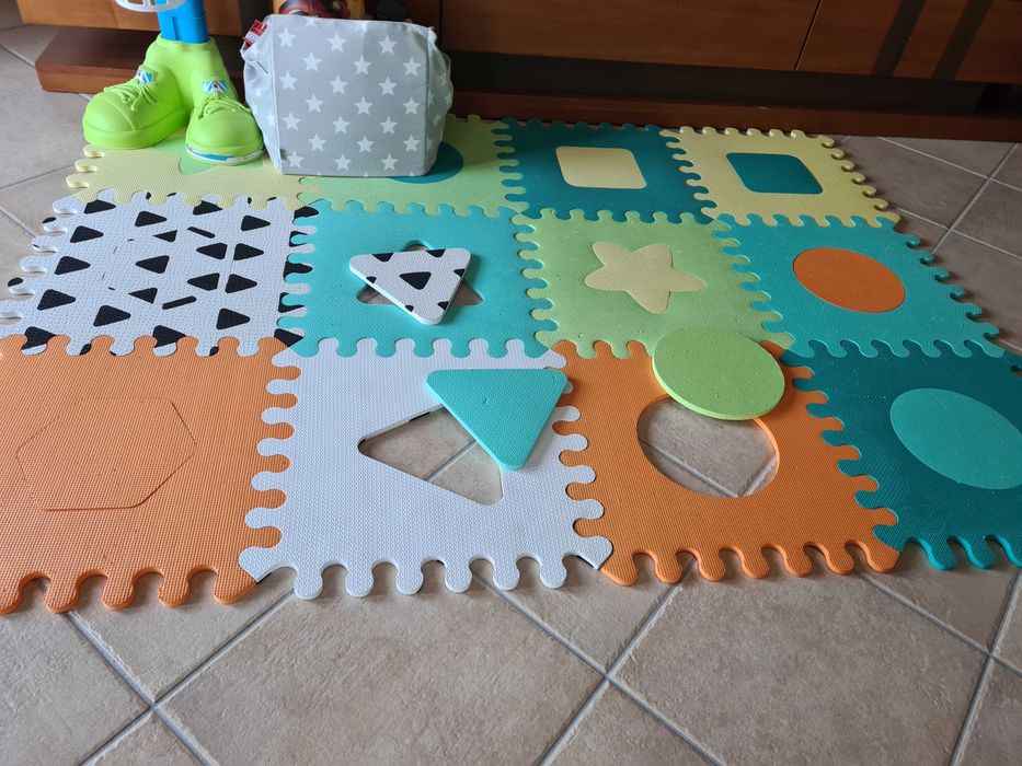 Tapete com 12 mosaicos bebé