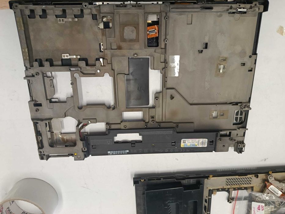 Górna obudowa(Palmrest) z toutchpadem i gniazdem zasilania.Lenovo T430