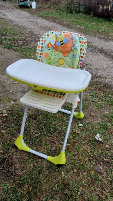 Продам дитячу краватку гойдалку з матрацом.Столик для годування в пода