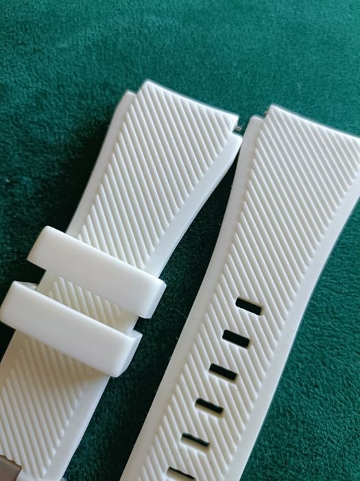 Biały silikonowy pasek do zegarka 22 mm  uniwersalny