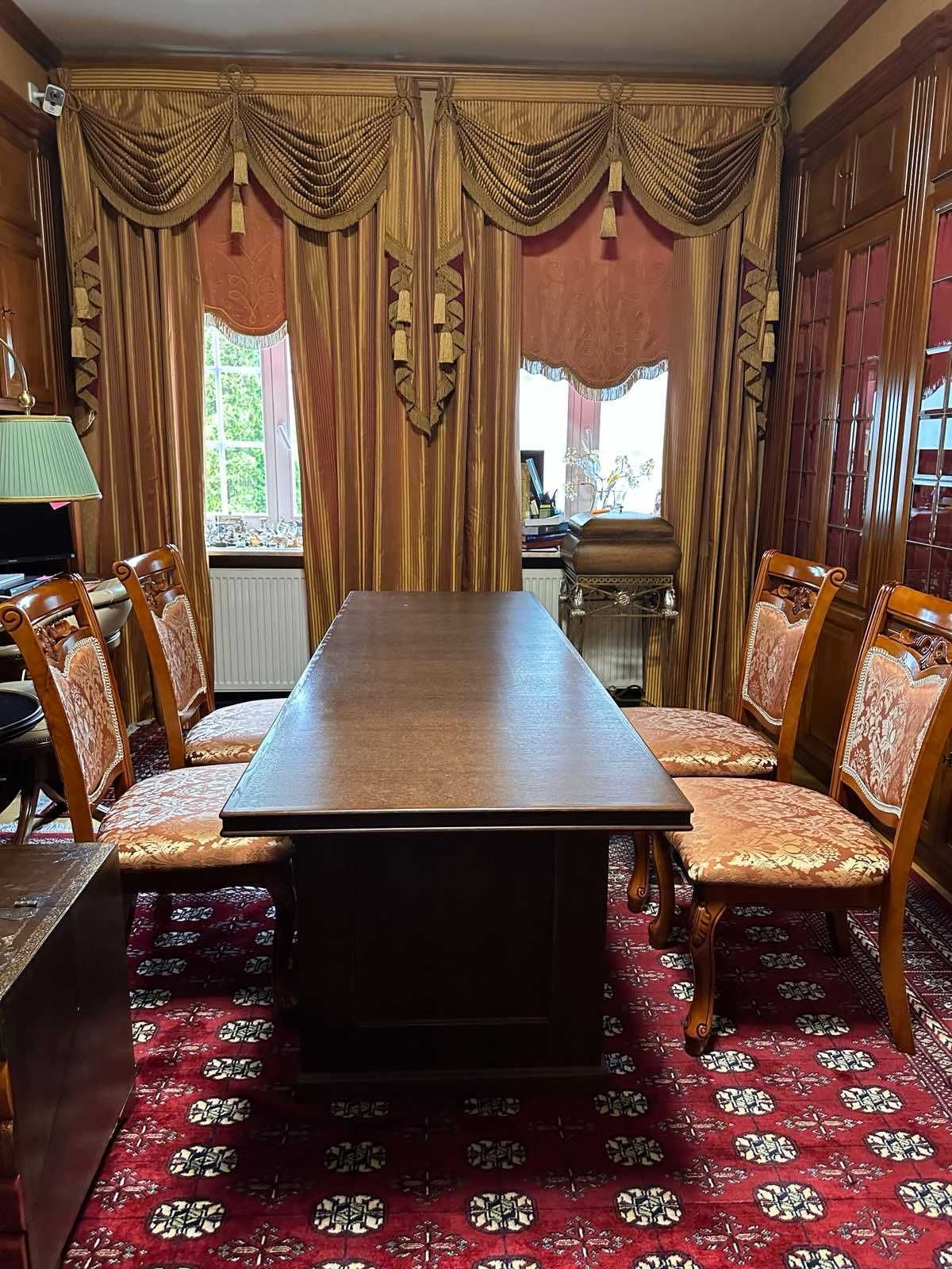Великий стіл в кабінет