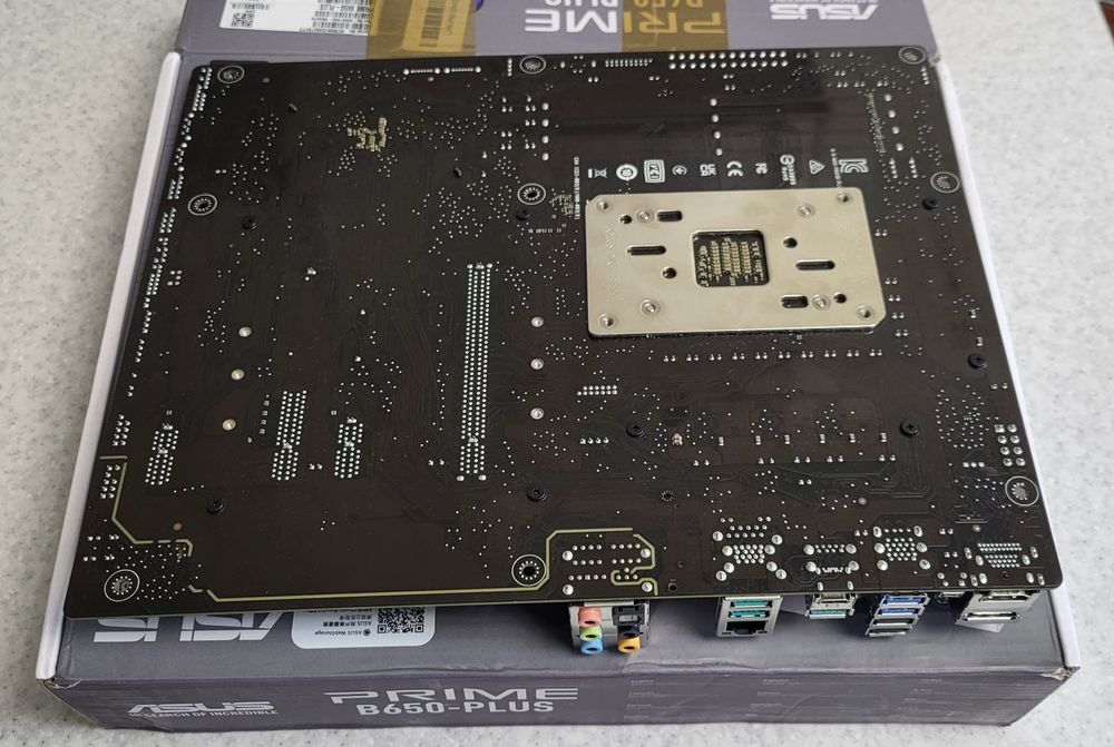 Материнська плата Asus PRIME B650-Plus (sAM5, AMD B650, PCI-Ex16)