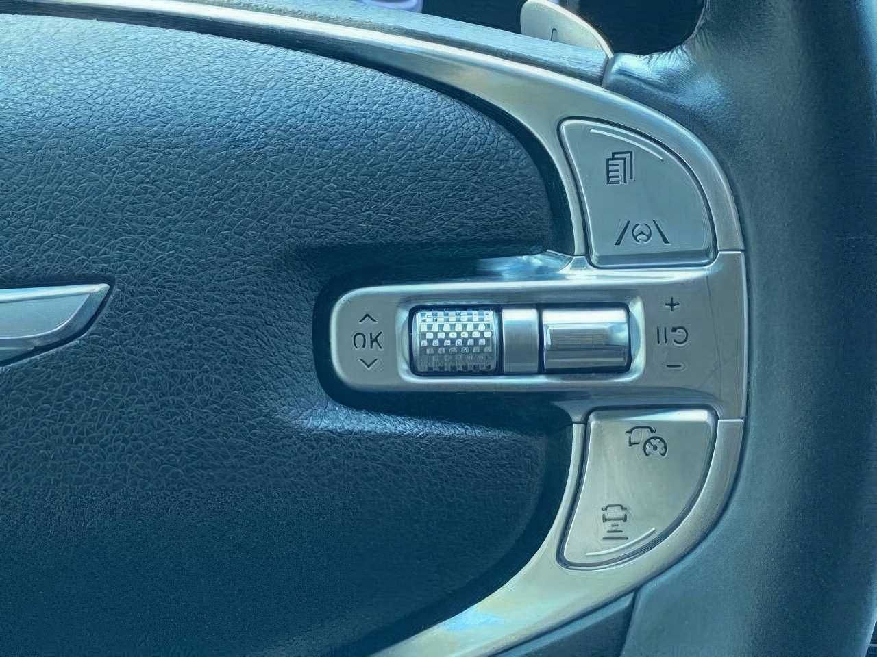 2022 Genesis GV70 2.5T Standard