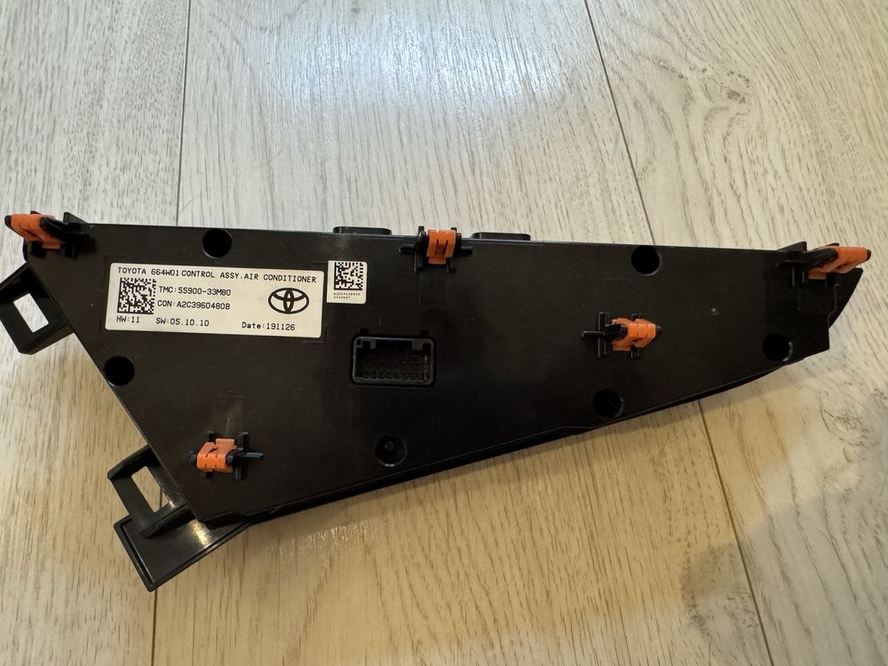 Panel klimatyzacji camry viii 2018+ 55900  33M80