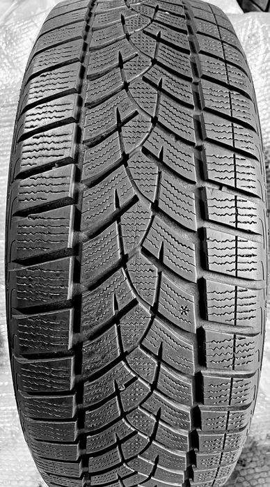 Шини Б/в 225.60.17 пара Goodyear