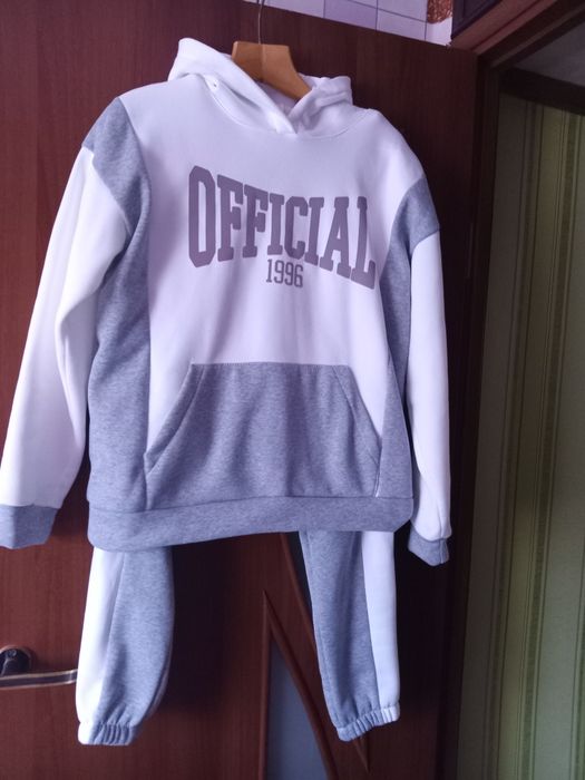 Новый спортивный костюм на флисе.