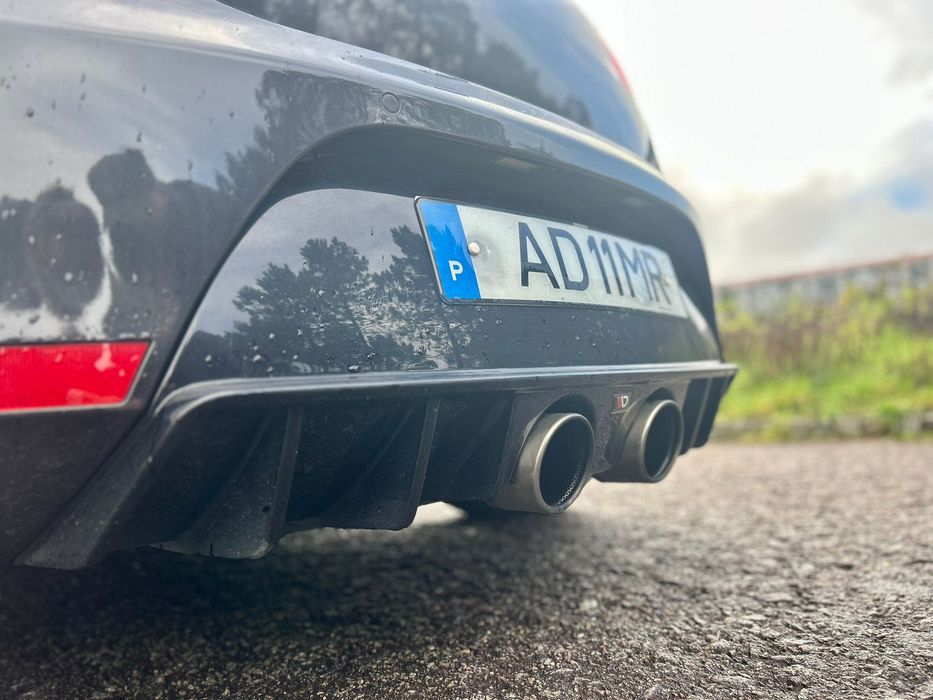 Leon Cupra R 2011