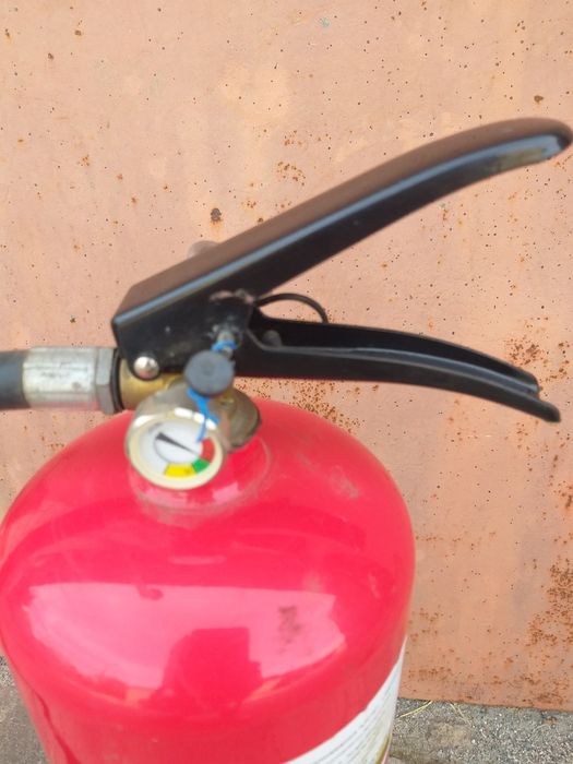 Продаю вогнегасник вживанний