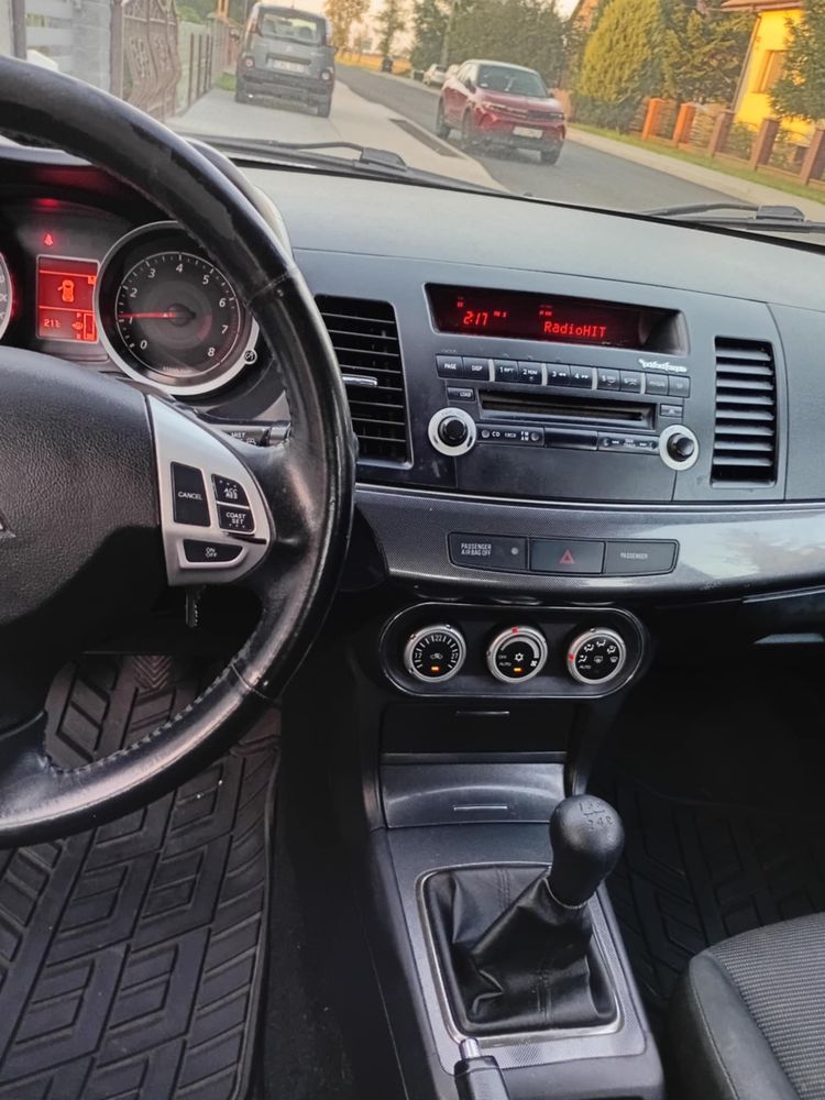 Mitsubishi lancer