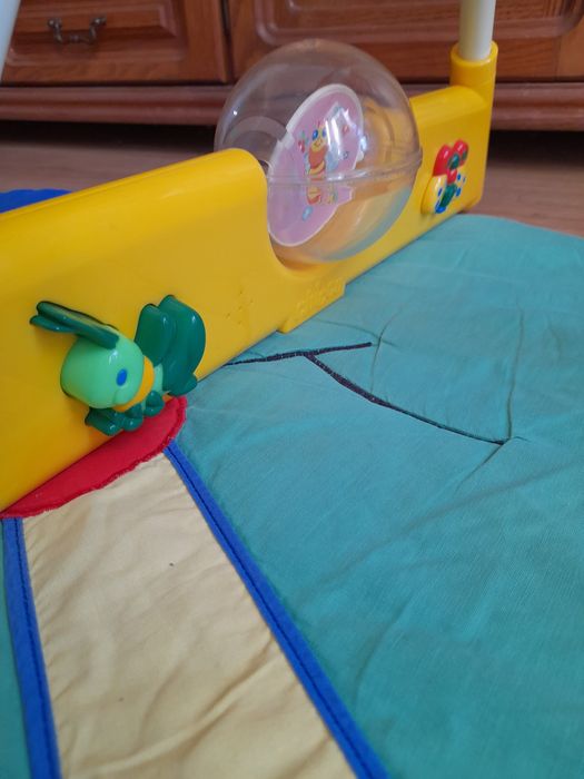 Mata do zabawy z akcesoriami Chicco