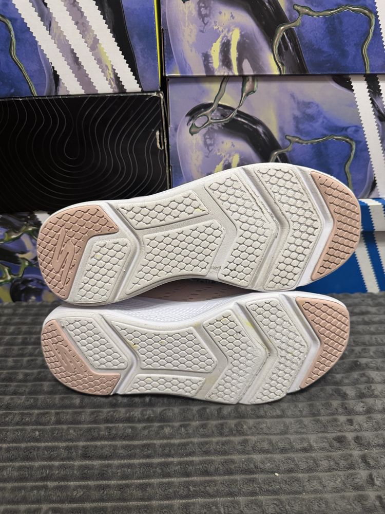 Жіночі кросівки для бігу Skechers 41,5(27см) оригінал