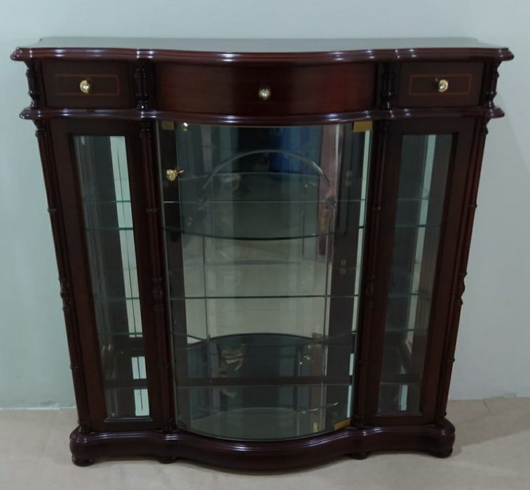 Vitrine em ótimo estado