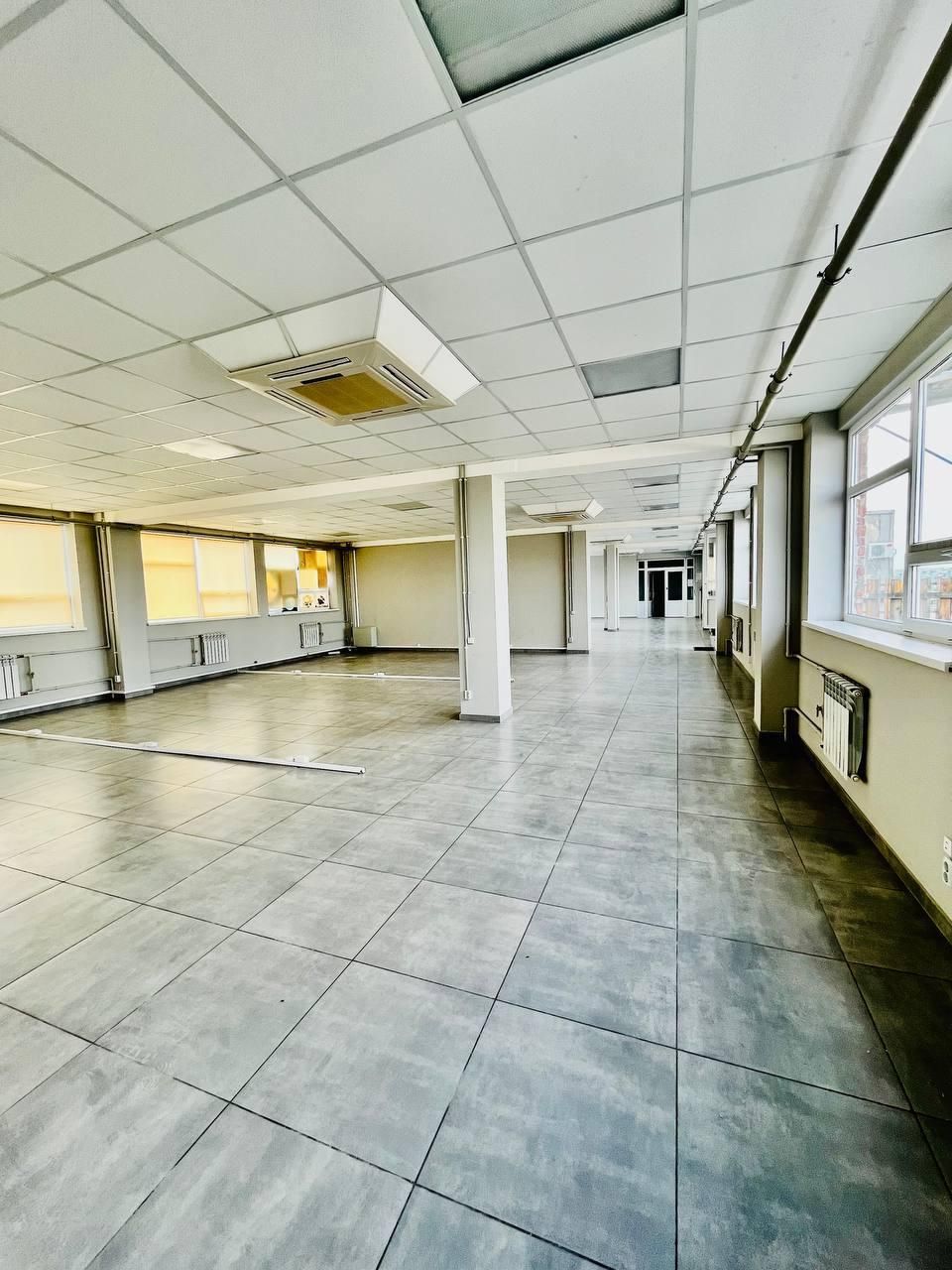 Здам офісне приміщення 315 кв, М Центральний ринок, вул. Різдвяна, 29б