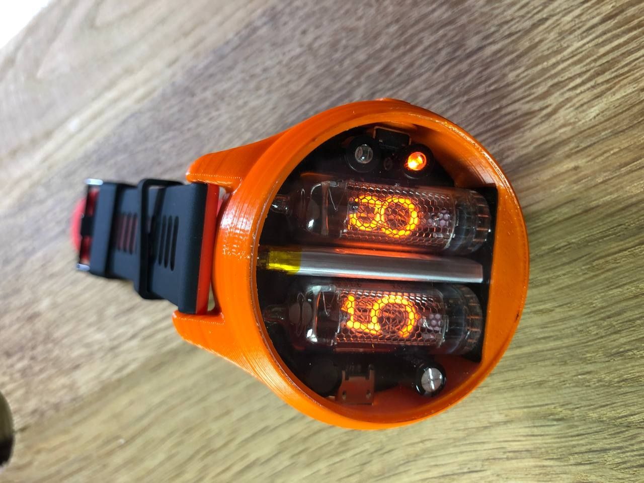 Наручные часы на ин 16 nixie watch sport