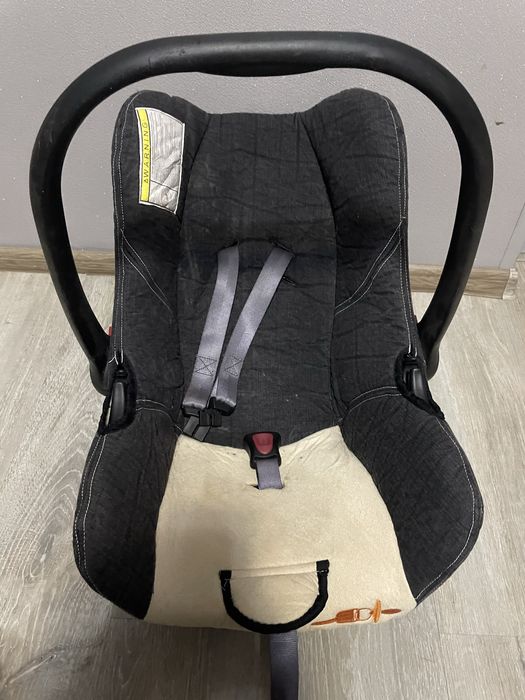 Дитяче автокрісло переноска