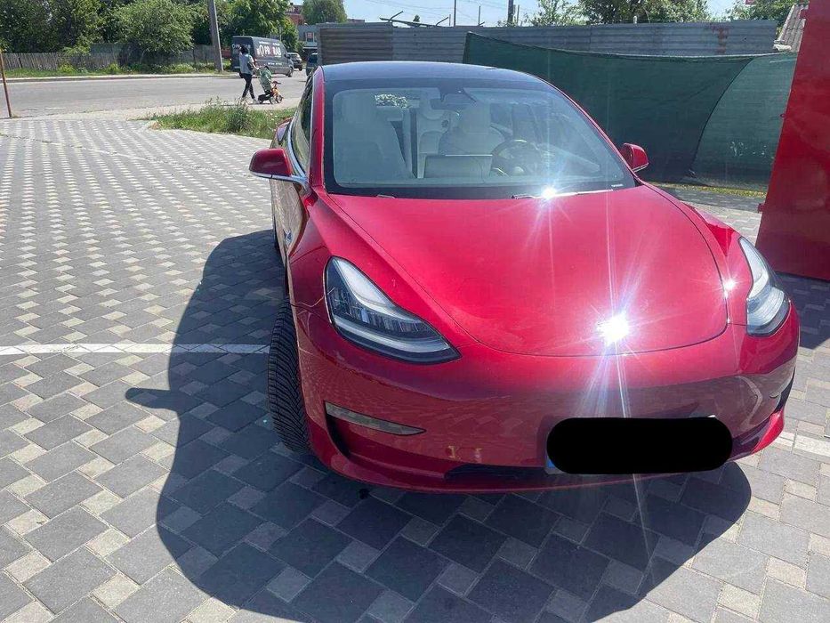 Прокат оренда авто Мерседес, Акура, Тесла