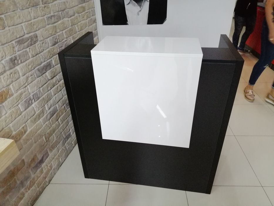 Lada recepcyjna recepcja fryzjerska kosmetyczna прийом