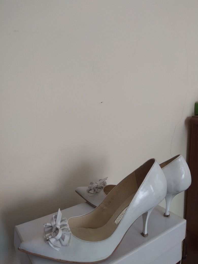 Весільні жіночі туфлі